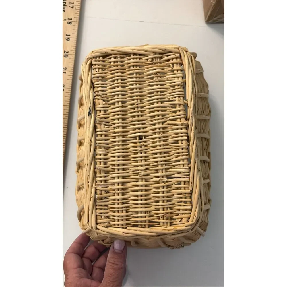 appx. 8x10 rectangle basket with handles
